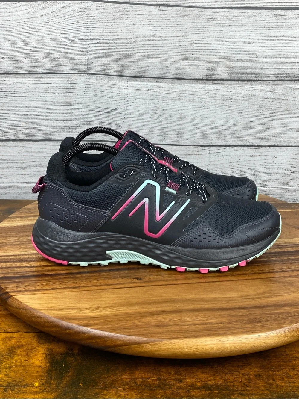 New Balance 410 V8 Trail Running Shoe Black Pink Blue WT410LC8 Women’s Size 10